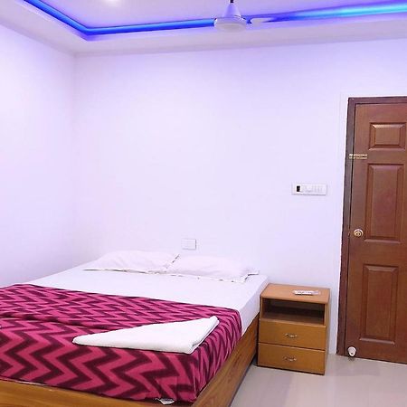 Phils' Residency & Banquets Hotel Kochi Exterior foto