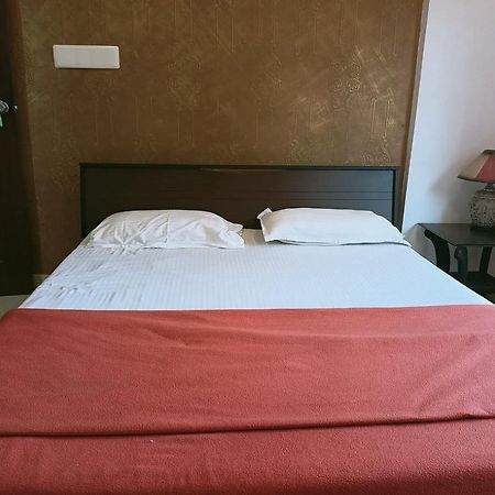 Phils' Residency & Banquets Hotel Kochi Exterior foto