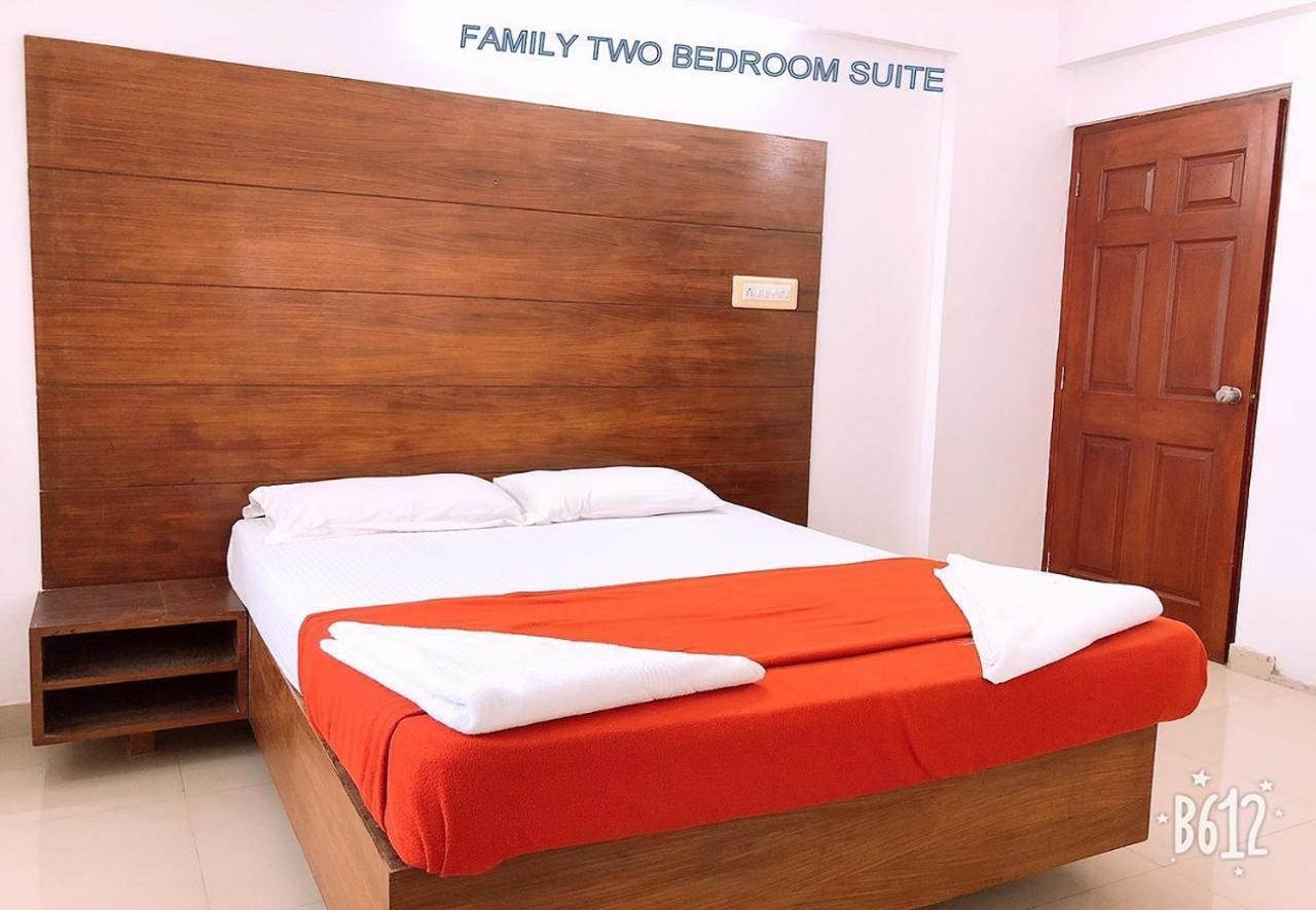 Phils' Residency & Banquets Hotel Kochi Exterior foto