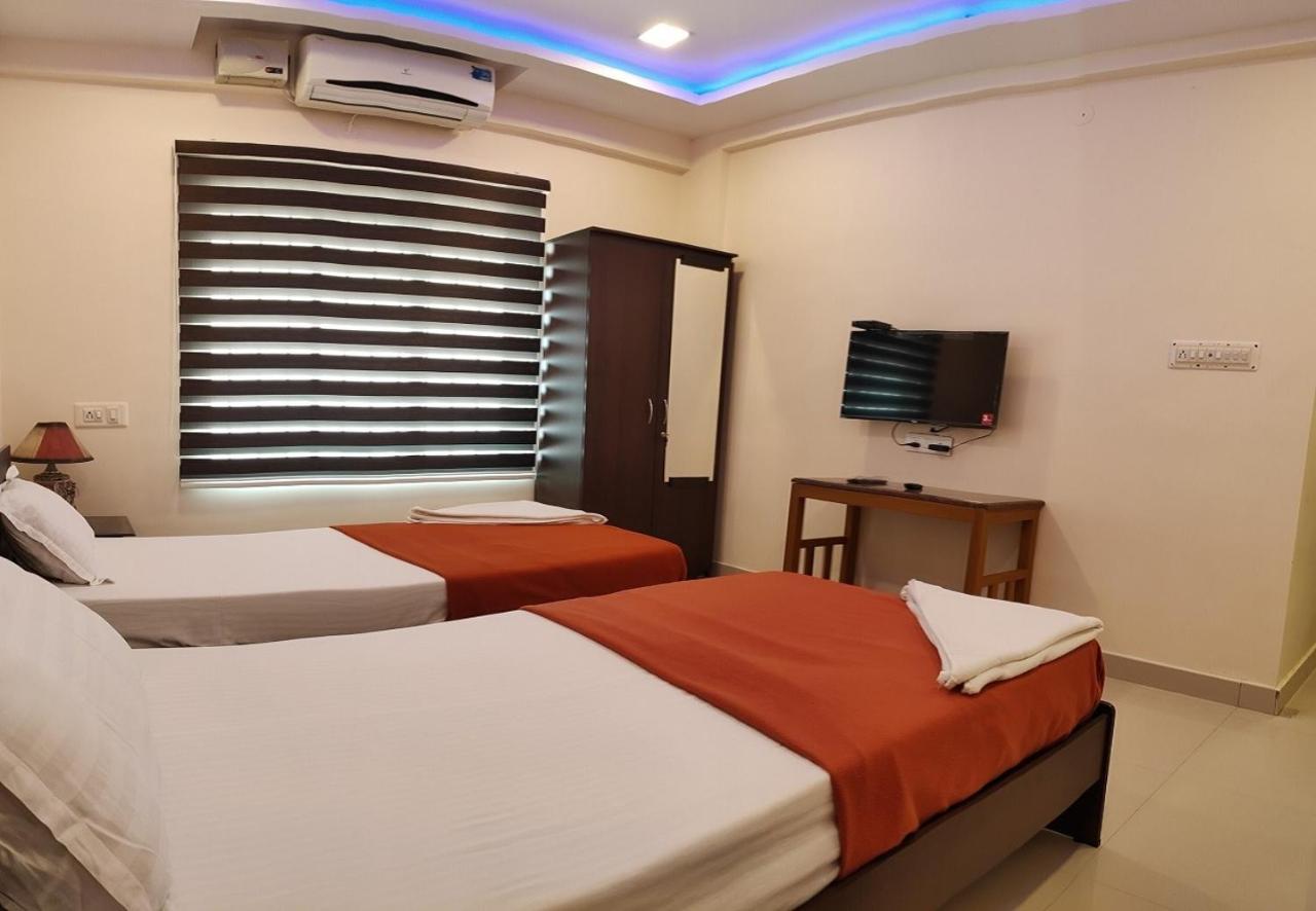 Phils' Residency & Banquets Hotel Kochi Exterior foto