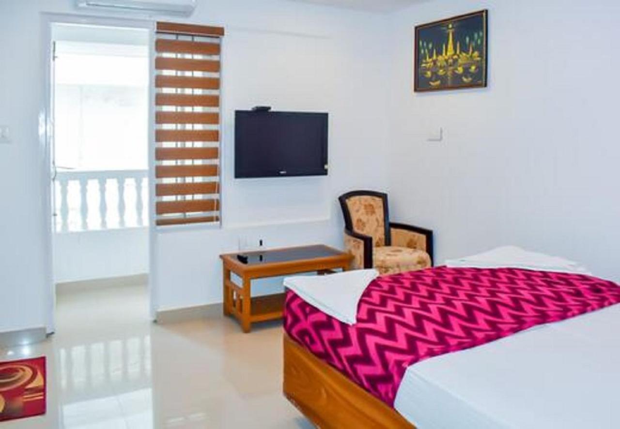 Phils' Residency & Banquets Hotel Kochi Exterior foto