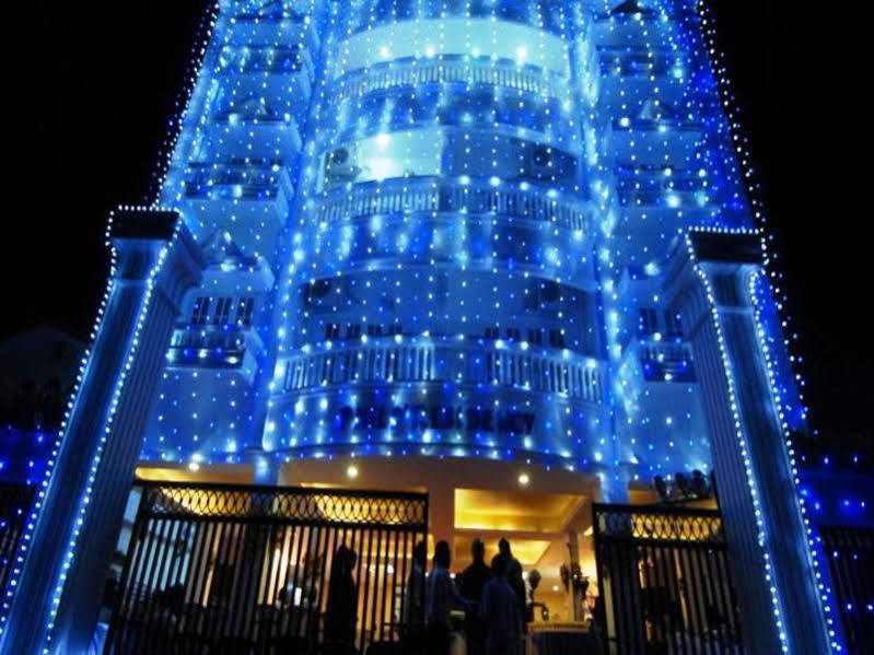 Phils' Residency & Banquets Hotel Kochi Exterior foto